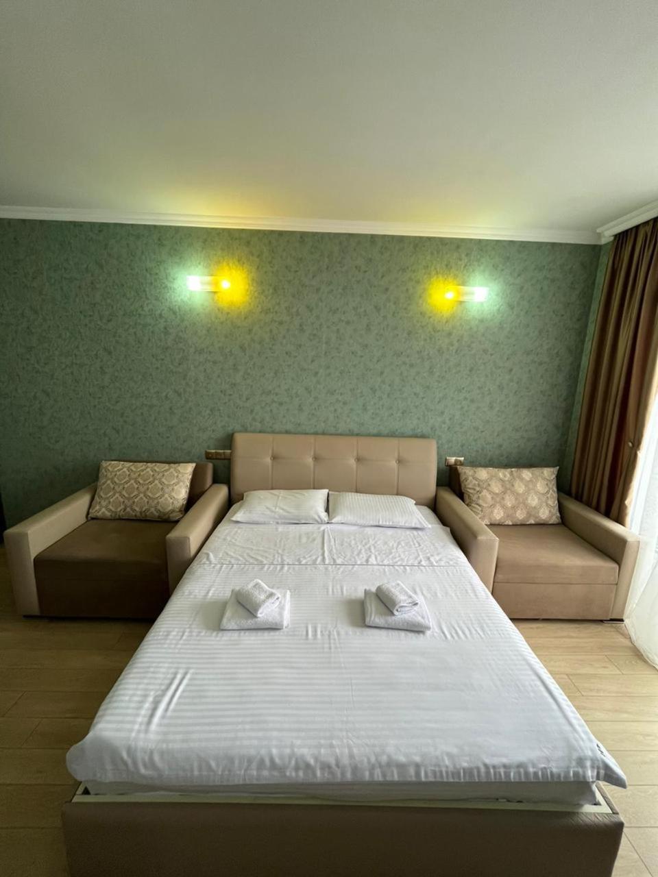 Holiday Lux Tower Batumi Exterior photo