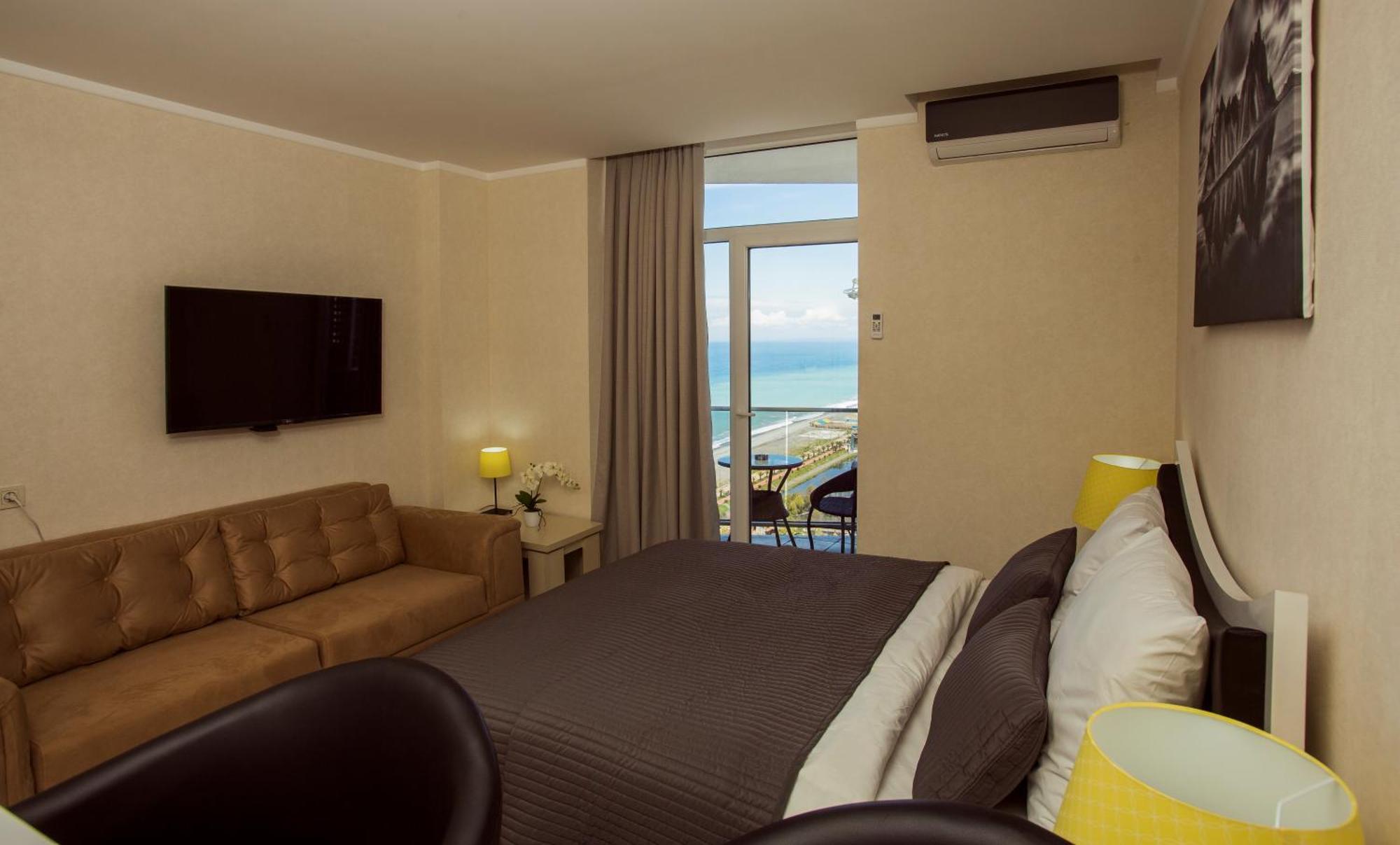 Holiday Lux Tower Batumi Exterior photo