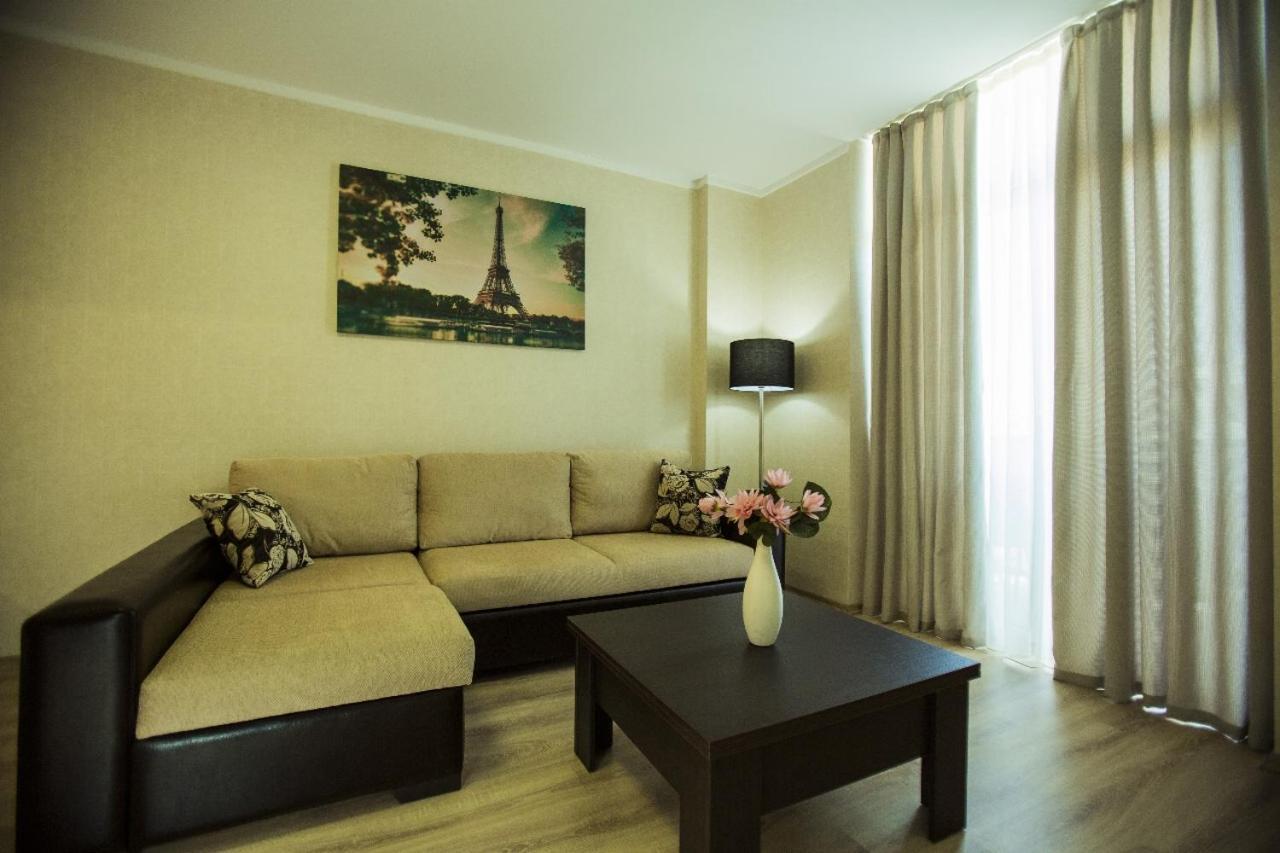 Holiday Lux Tower Batumi Exterior photo