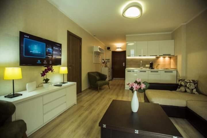 Holiday Lux Tower Batumi Exterior photo