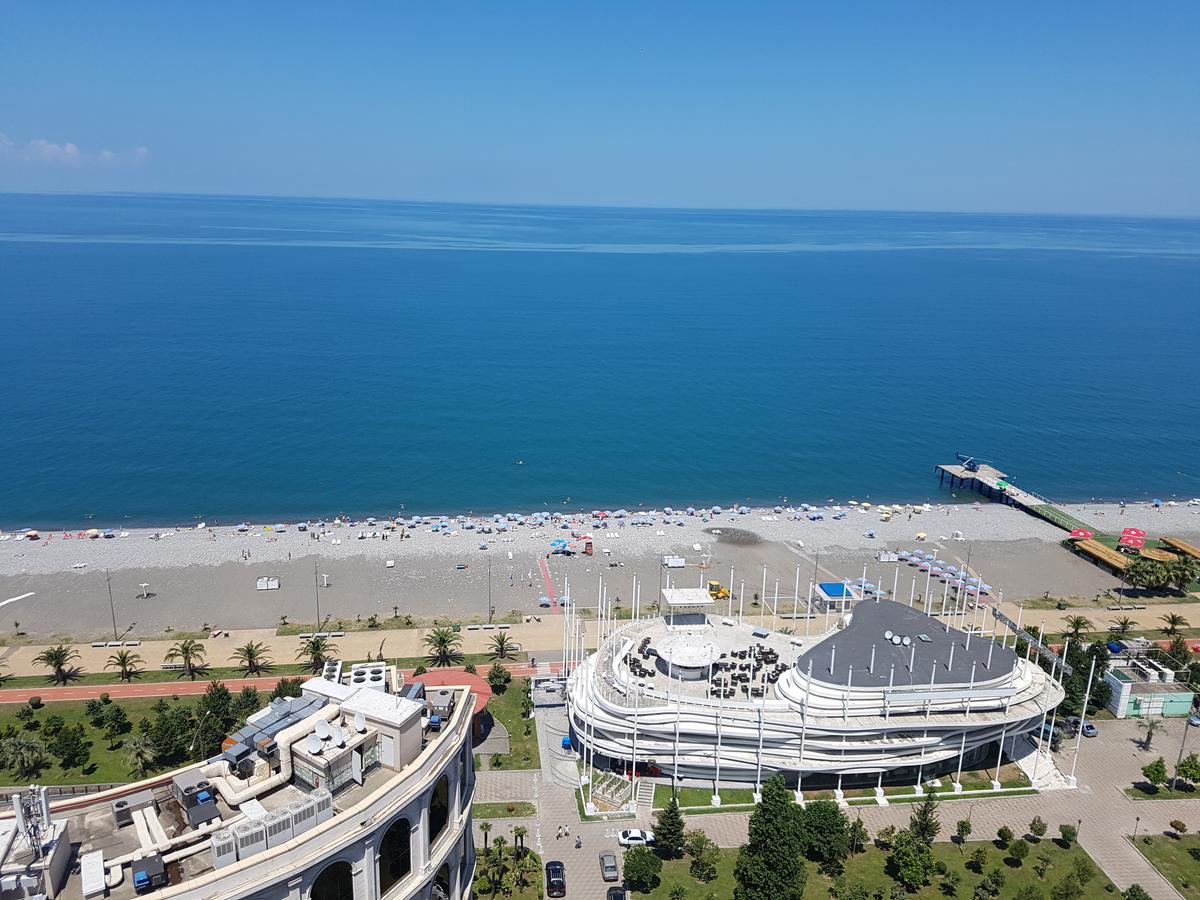 Holiday Lux Tower Batumi Exterior photo